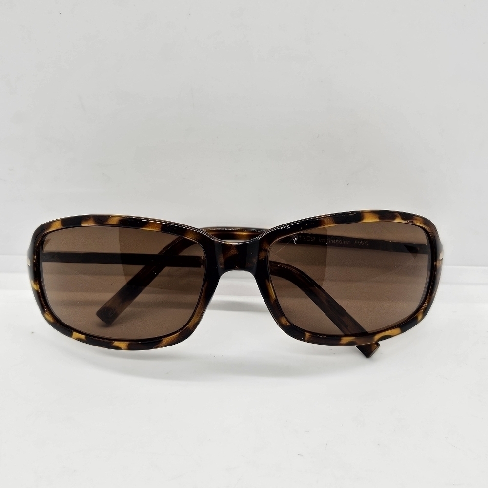 tortoiseshell plastic frame sunglasses